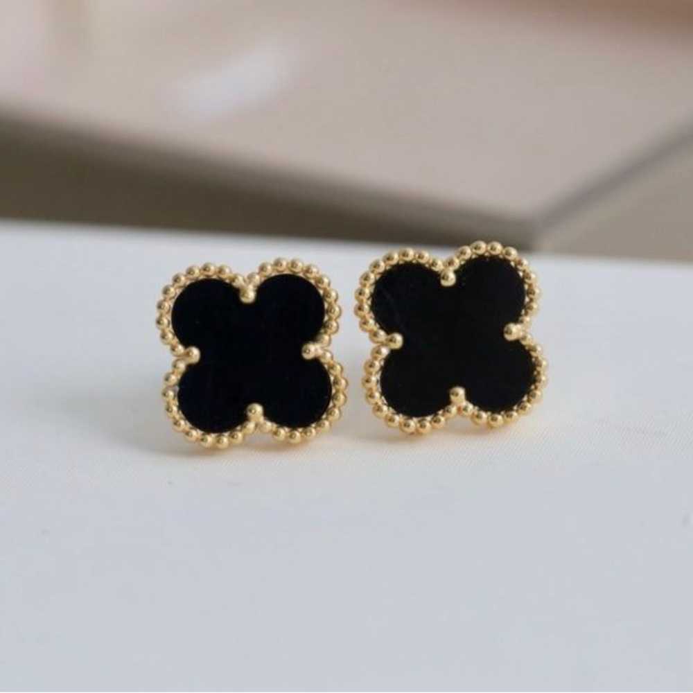 18k Gold Filled clover stud Earrings